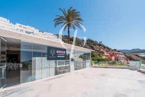 Local comercial en venta en Cala Vedella, Ibiza · 300 m² · foto 1