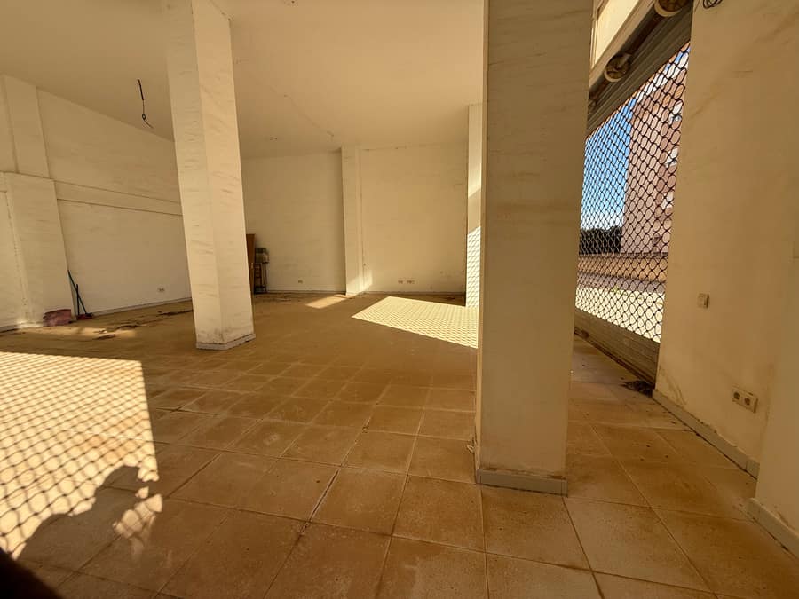 Locale in Calle De la Mediterrània — foto 2/12