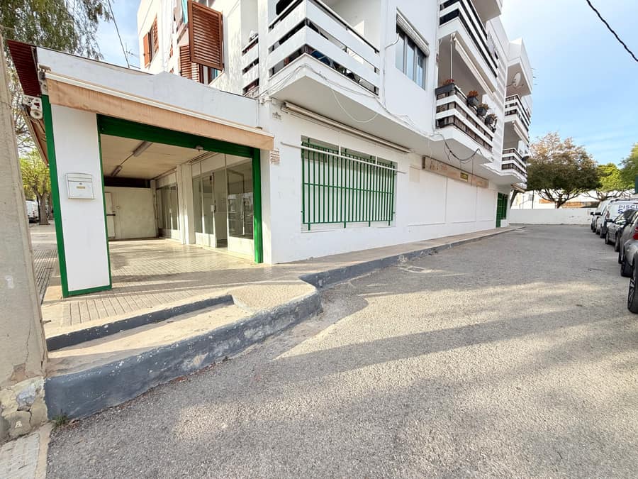 Commercial unit in Calle D'Atzaró — photo 2/15